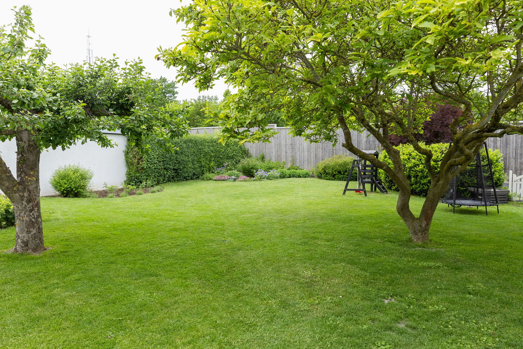 Krista Sønderups private børnepasning have og legeplads